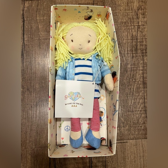 Bunnies by the Bay Global Sisters Cassie doll - Picture 2 of 5